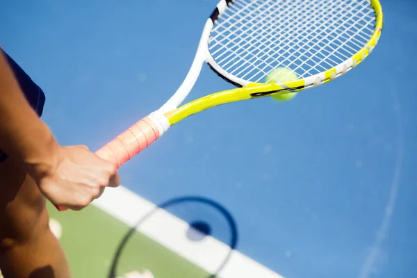 Женская теннисистка — стоковое фото