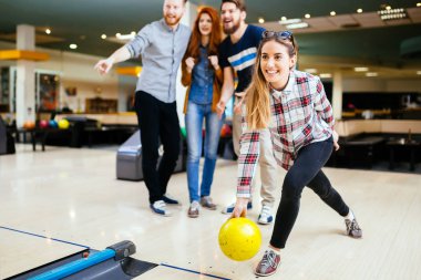 Bowling zevk Competitve insanlar