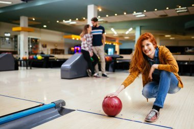 Rekabetçi bowling zevk arkadaş