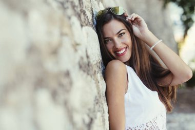 Çekici kadın model poz