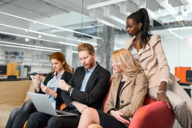 İş insanlar konuşma