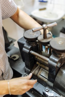 Goldsmith işçiliği metal