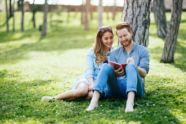 College students studying in park — Stock Photo, Image