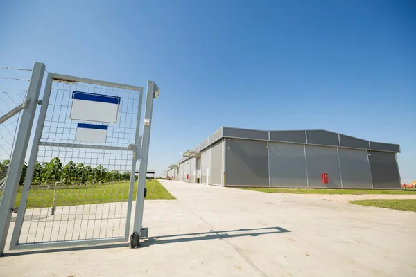 Automatische poort bescherming van eigendom — Stockfoto