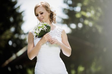 Çiçekli güzel gelin