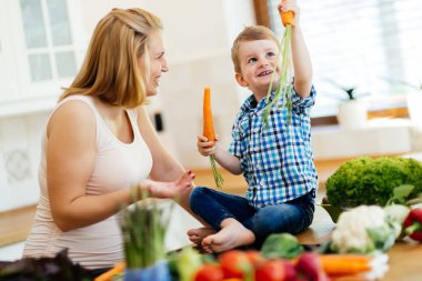 Hamile anne ve çocuk