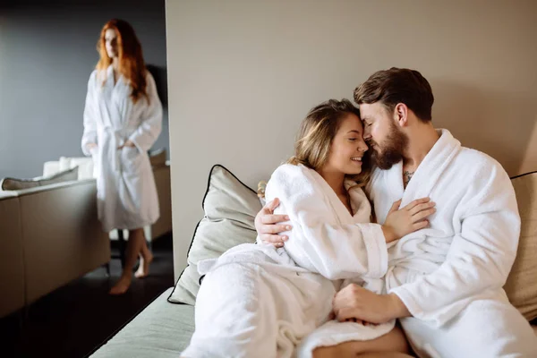 Pessoas relaxando no luxo — Fotografia de Stock