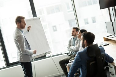 Ofisteki iş adamları