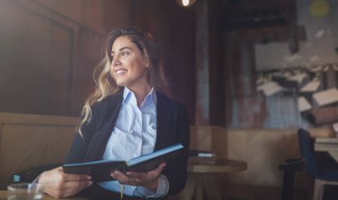 kadının okuma defter