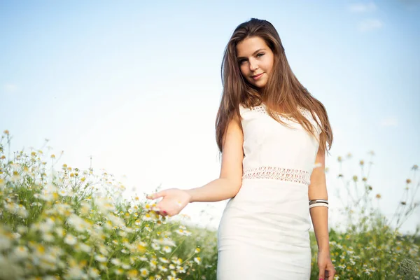 Mooie gelukkig allergie vrije vrouw — Stockfoto