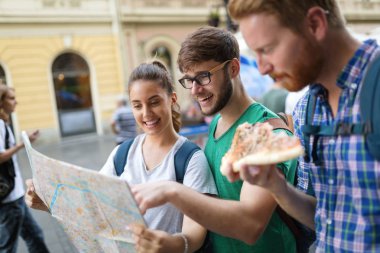 Mutlu grup gezi birlikte