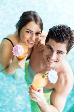 kaç içki kokteyl Havuzu