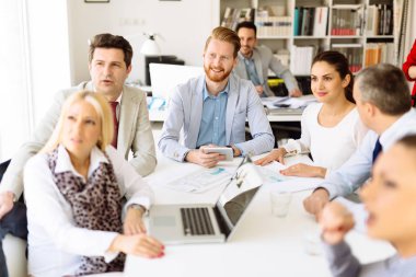 İş Adamları Aygıtları Kullanıyor