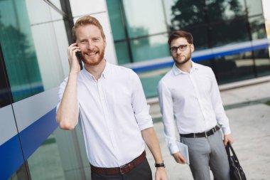 yürüyüş iş adamları 