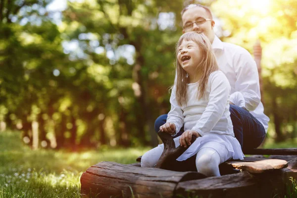 Glada människor med Downs syndrom — Stockfoto