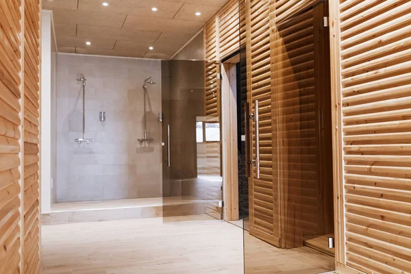Spa resort corredor com saunas — Fotografia de Stock