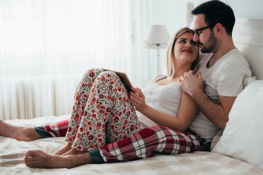 Gerçek duyguları ile Çift