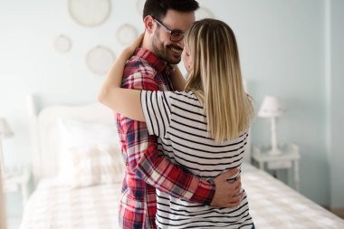 aşk sarılma, Çift