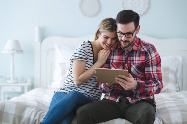 İnternet'ten mallar satın Çift