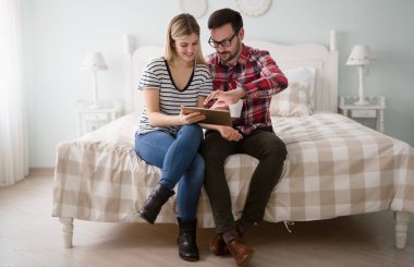 İnternet'ten mallar satın Çift