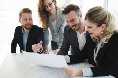 ofiste iş arkadaşları