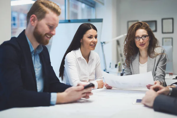 Business colleagues working in office — Stock Photo, Image