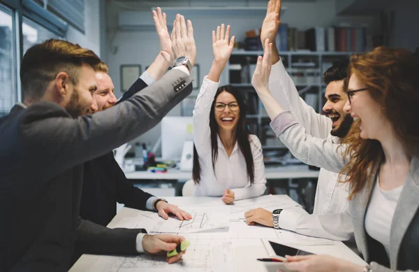 Affärskollegor i office — Stockfoto