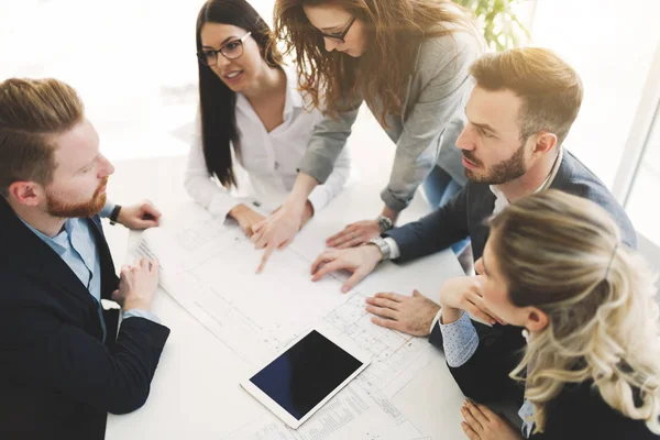 ofiste iş arkadaşları