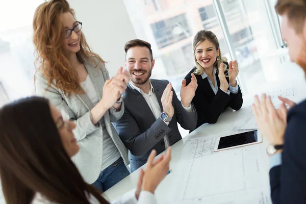 Affärskollegor i office — Stockfoto