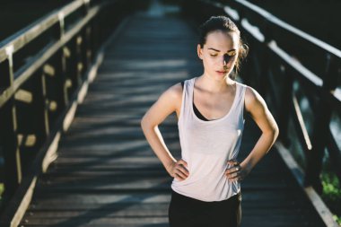 Güzel kadın koşucu