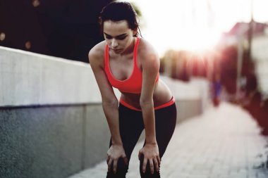 Güzel kadın koşucu