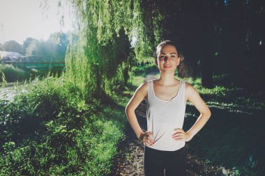 Güzel kadın koşucu