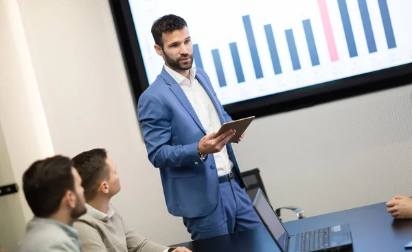 Reunión de negocios en la sala de conferencias —  Fotos de Stock