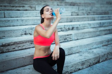 Güzel kadın koşucu