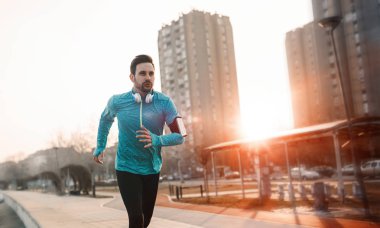 Yakışıklı erkek atlet