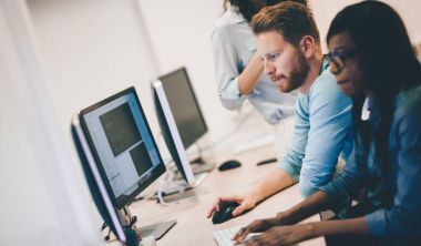 projede çalışan yazılım geliştiricileri