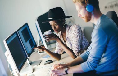 projede çalışan yazılım geliştiricileri