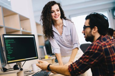 projede çalışan yazılım geliştiricileri