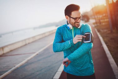 Yakışıklı erkek atlet