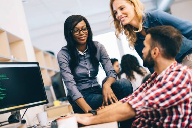 projede çalışan yazılım geliştiricileri