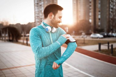 Yakışıklı erkek atlet