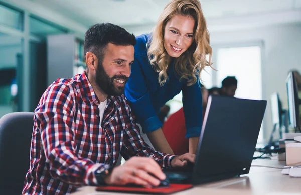 projede çalışan yazılım geliştiricileri