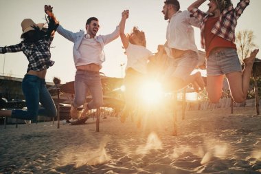 Gençler yaz tatili zevk