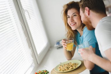 Kahvaltı aşık Çift