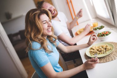 Kahvaltı aşık Çift