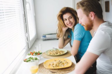 Kahvaltı aşık Çift