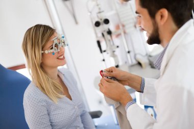 hasta görüş uzaklığı kontrol göz doktoru