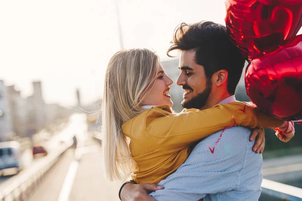 Couple amoureux Embrasser — Photo