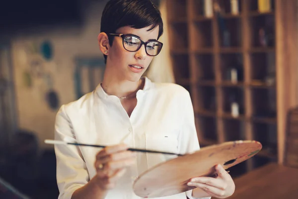 Pensive art school painter — Stock Photo, Image