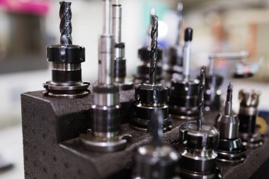 yığın metal matkap araçları